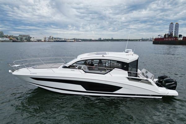 2022 Four Winns V355 Coupe