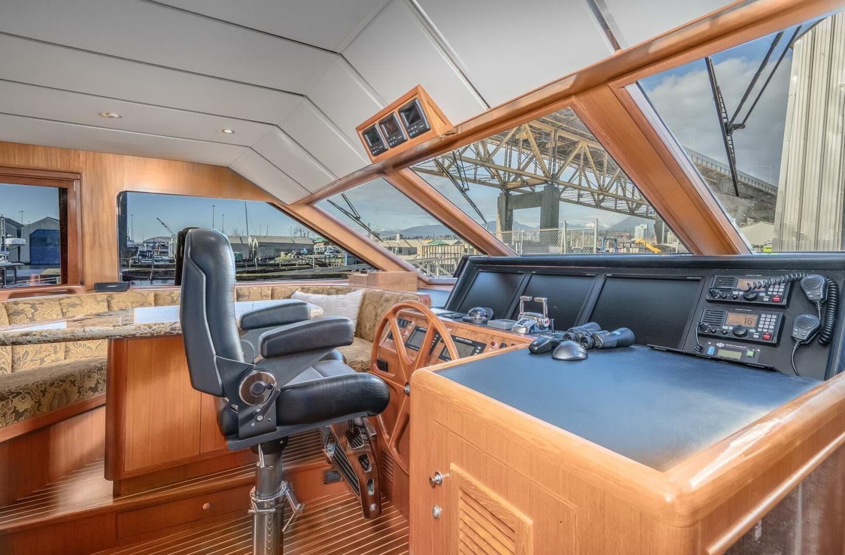 2004 Ocean Alexander 610 Pilothouse