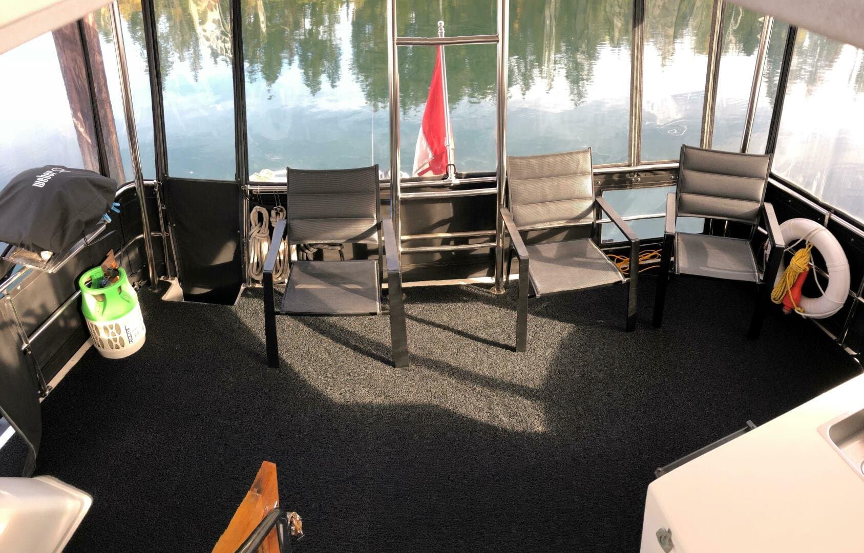 1995 Queenship Aft Cabin