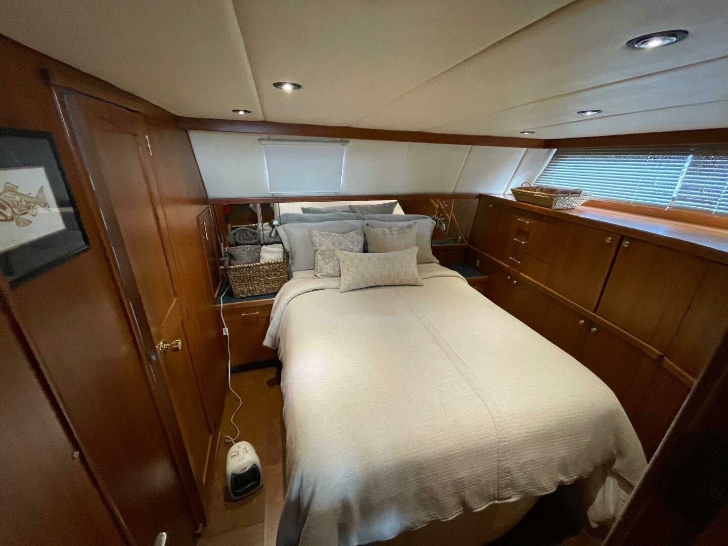 1995 Queenship Aft Cabin