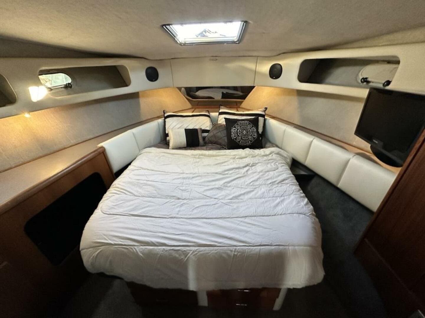 1991 Bayliner 3888