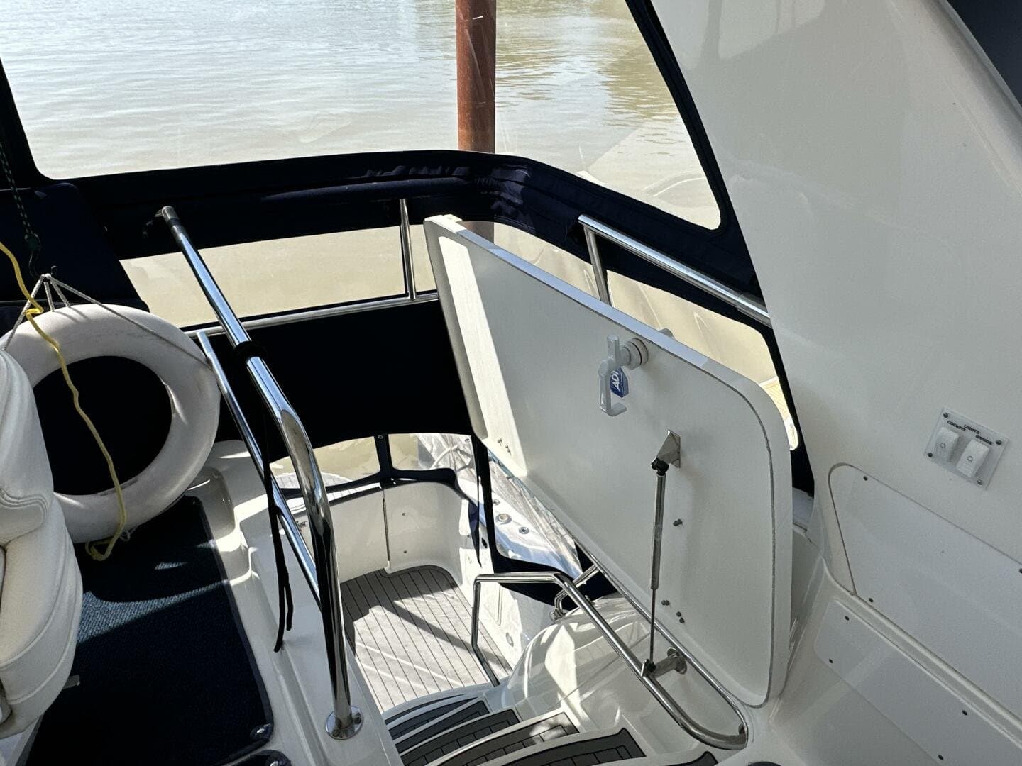 2000 Sea Ray 480 Sedan Bridge