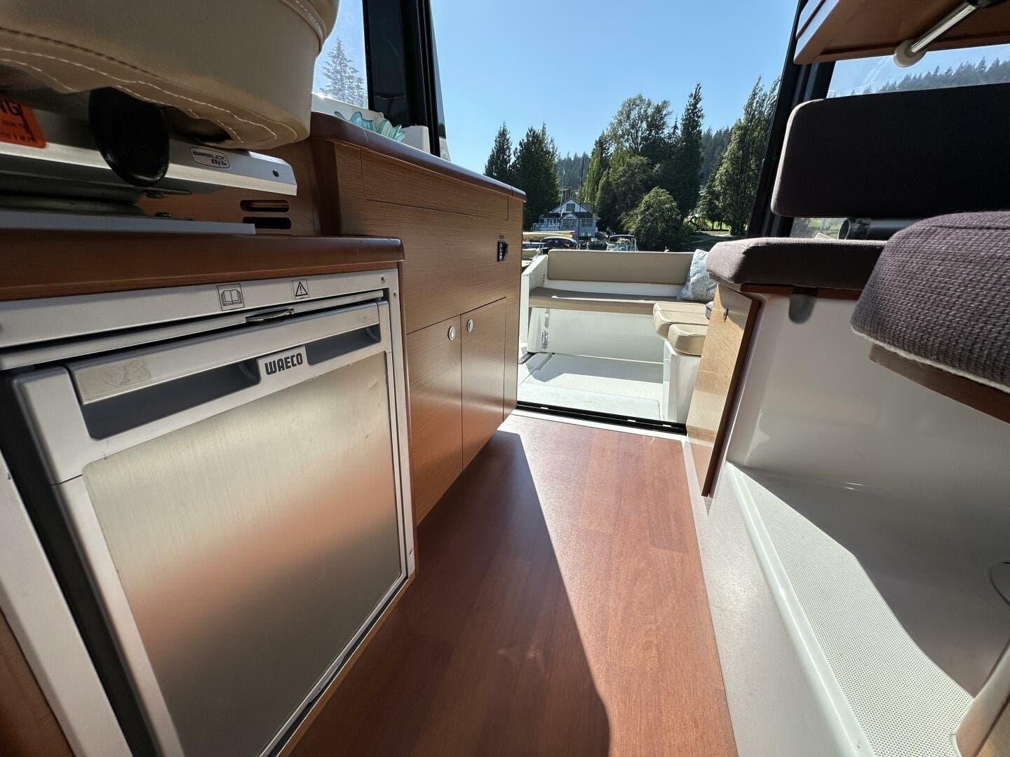 2014 Jeanneau 855 Merry Fisher