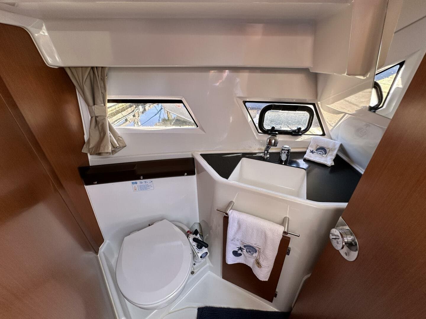 2014 Jeanneau 855 Merry Fisher