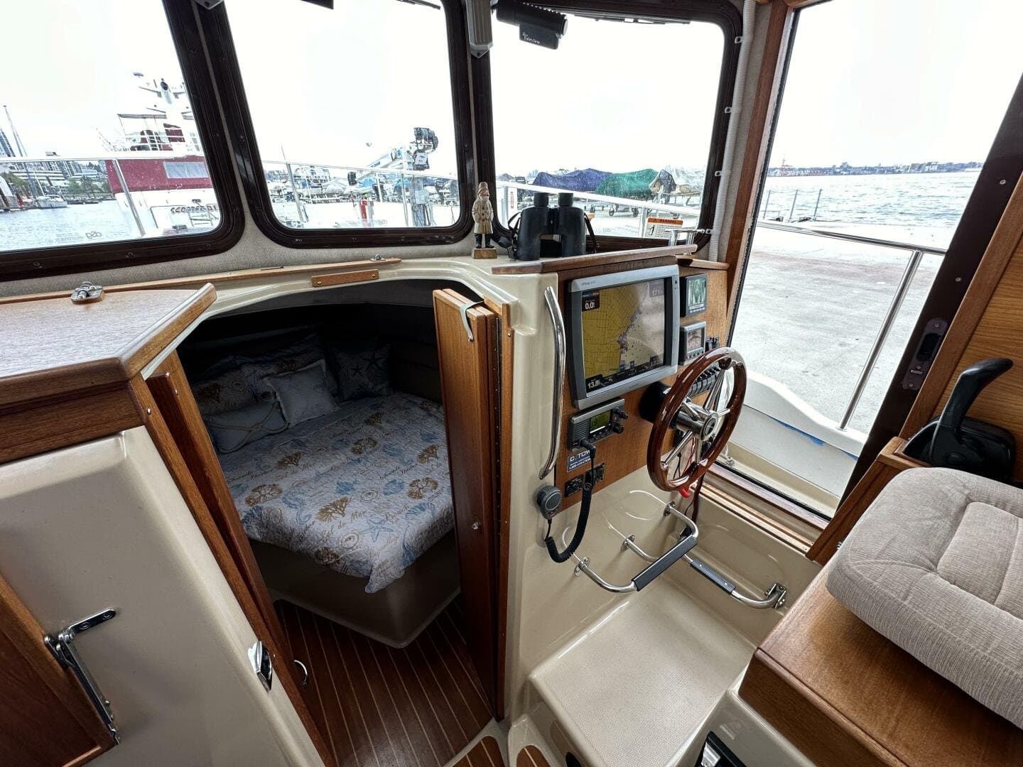 2011 Ranger Tugs null