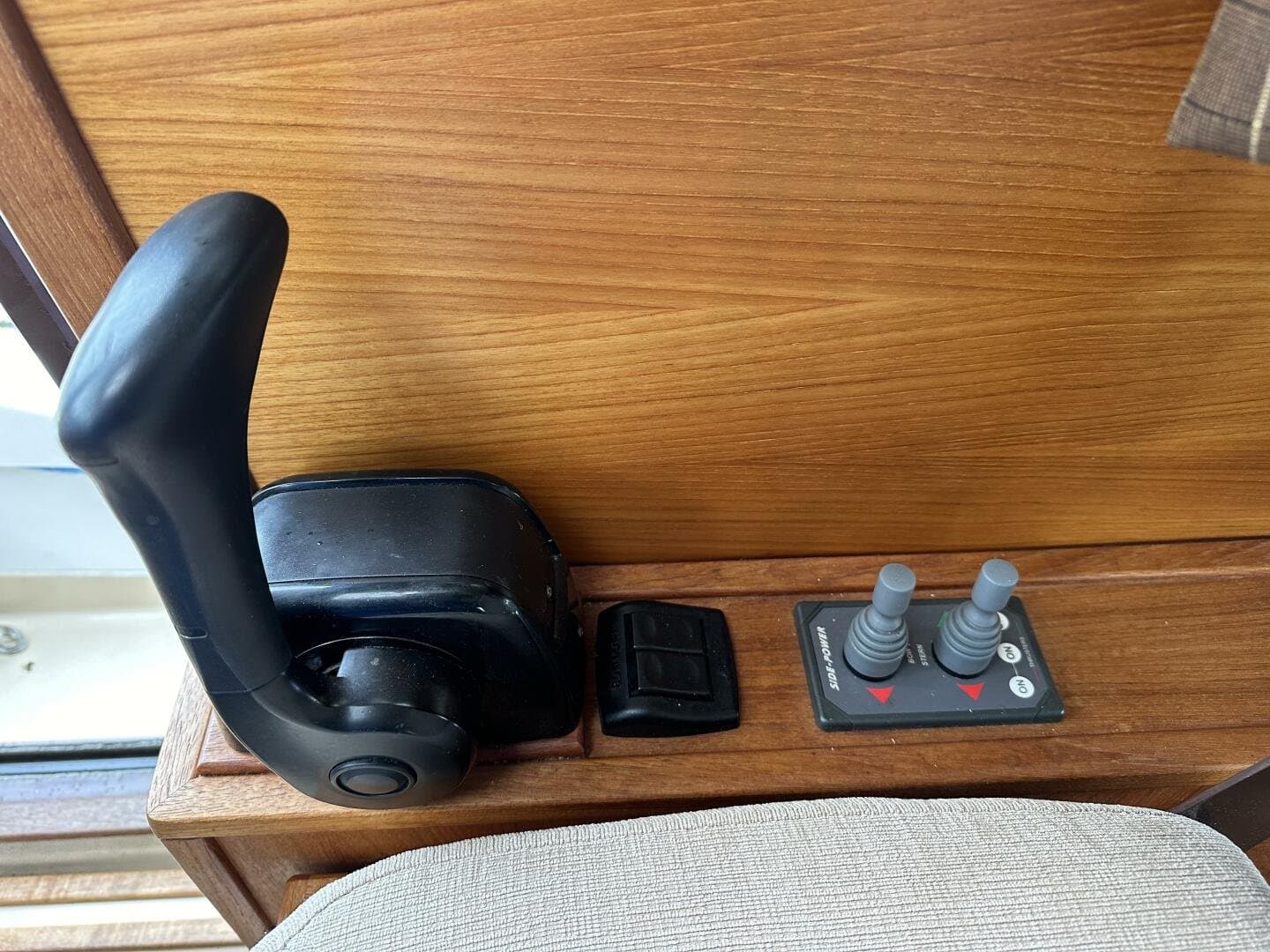 2011 Ranger Tugs null