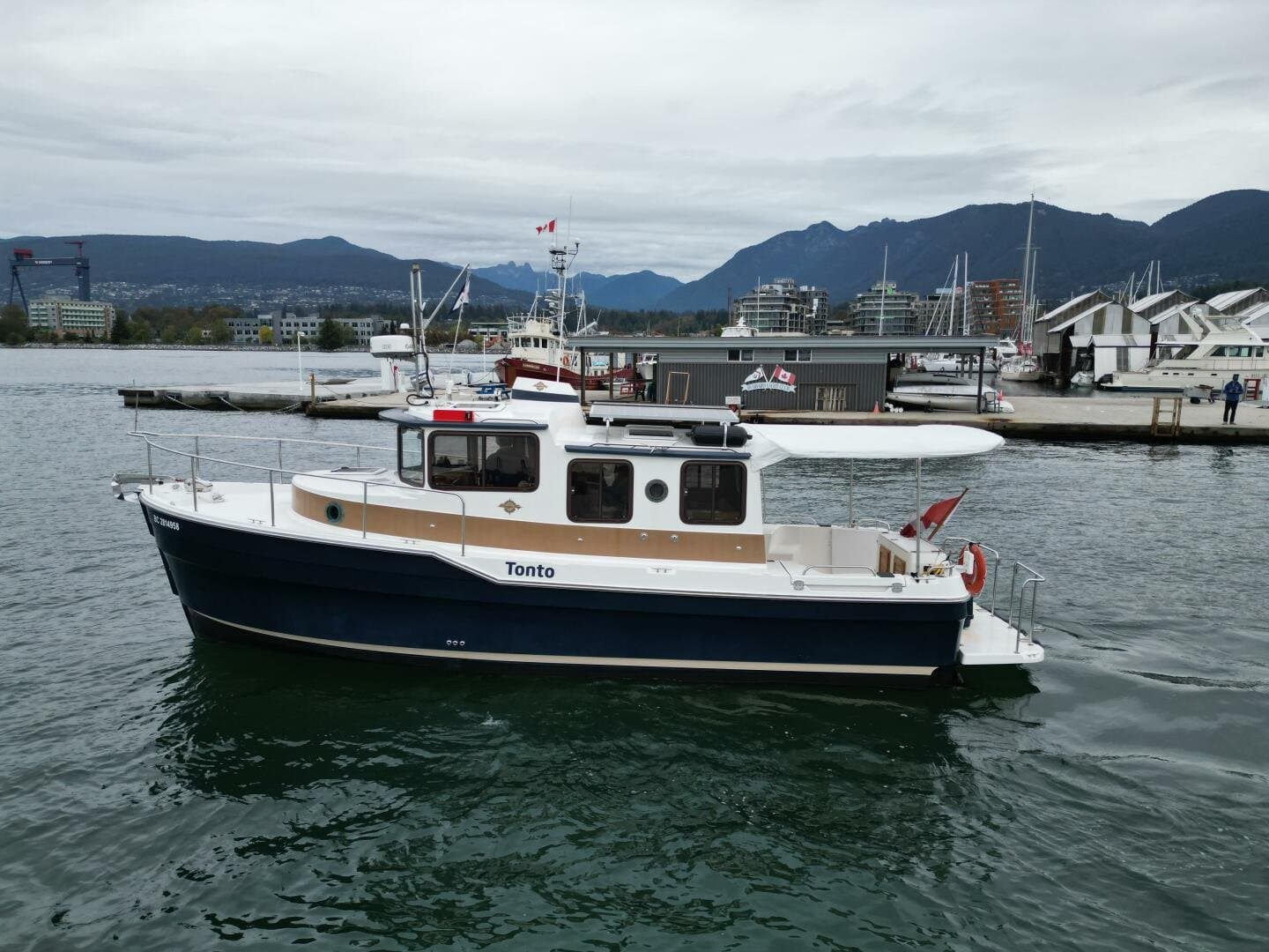 2011 Ranger Tugs null