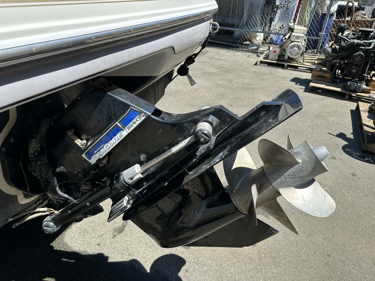 1998 Sea Ray 230 Select