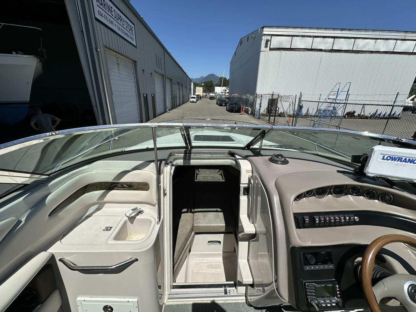 1998 Sea Ray 230 Select