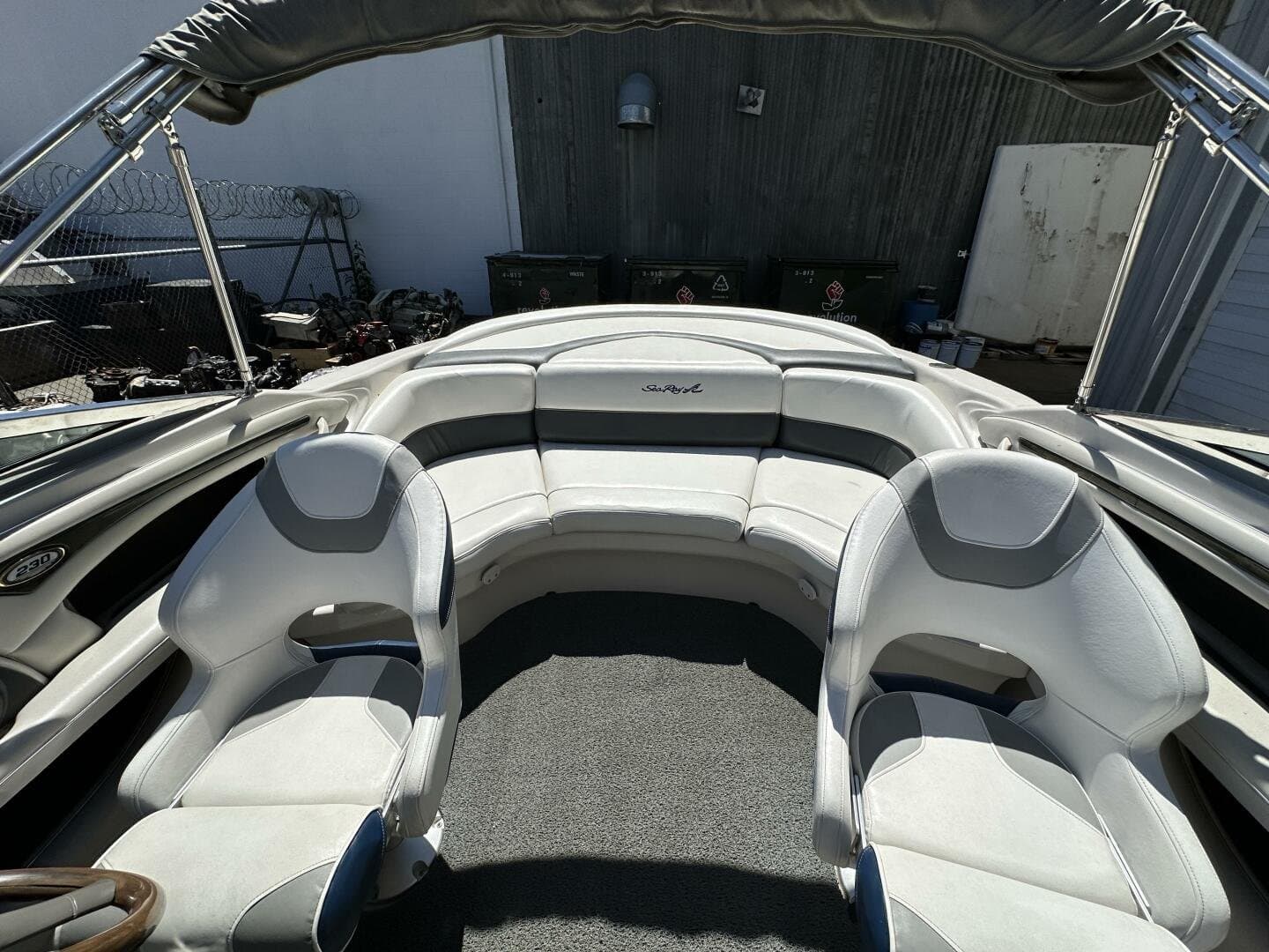 1998 Sea Ray 230 Select