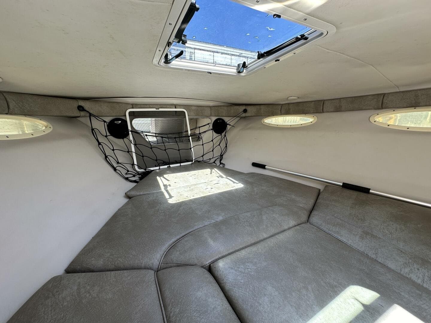 1998 Sea Ray 230 Select