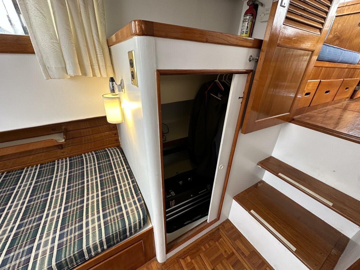 1974 Grand Banks null