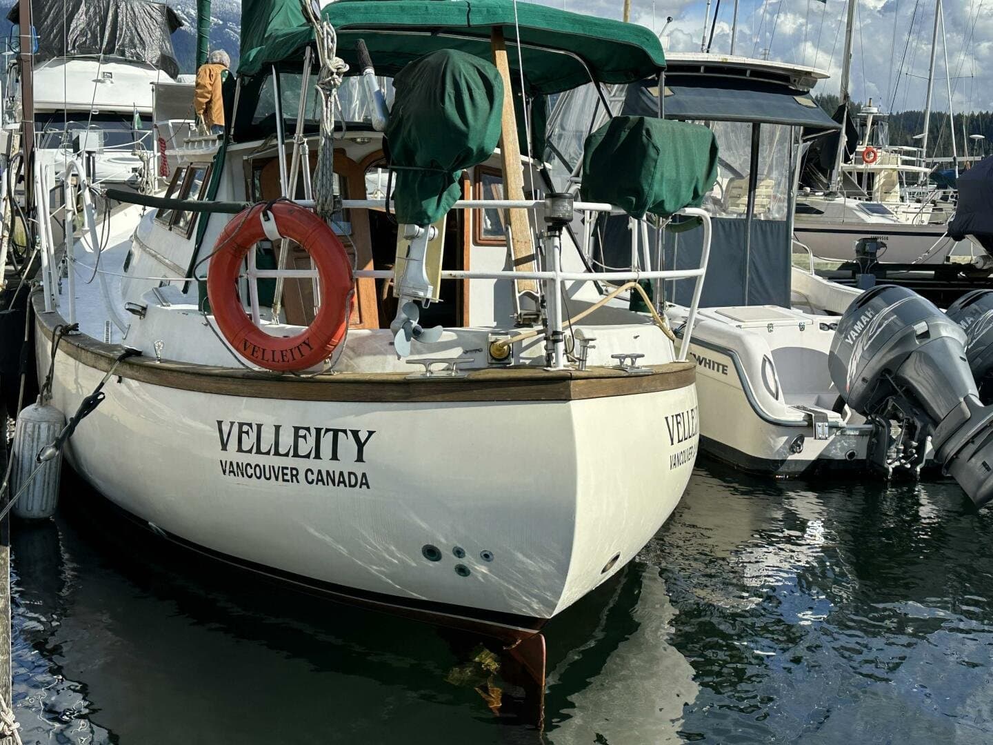 1979 Truant Offshore Pilothouse