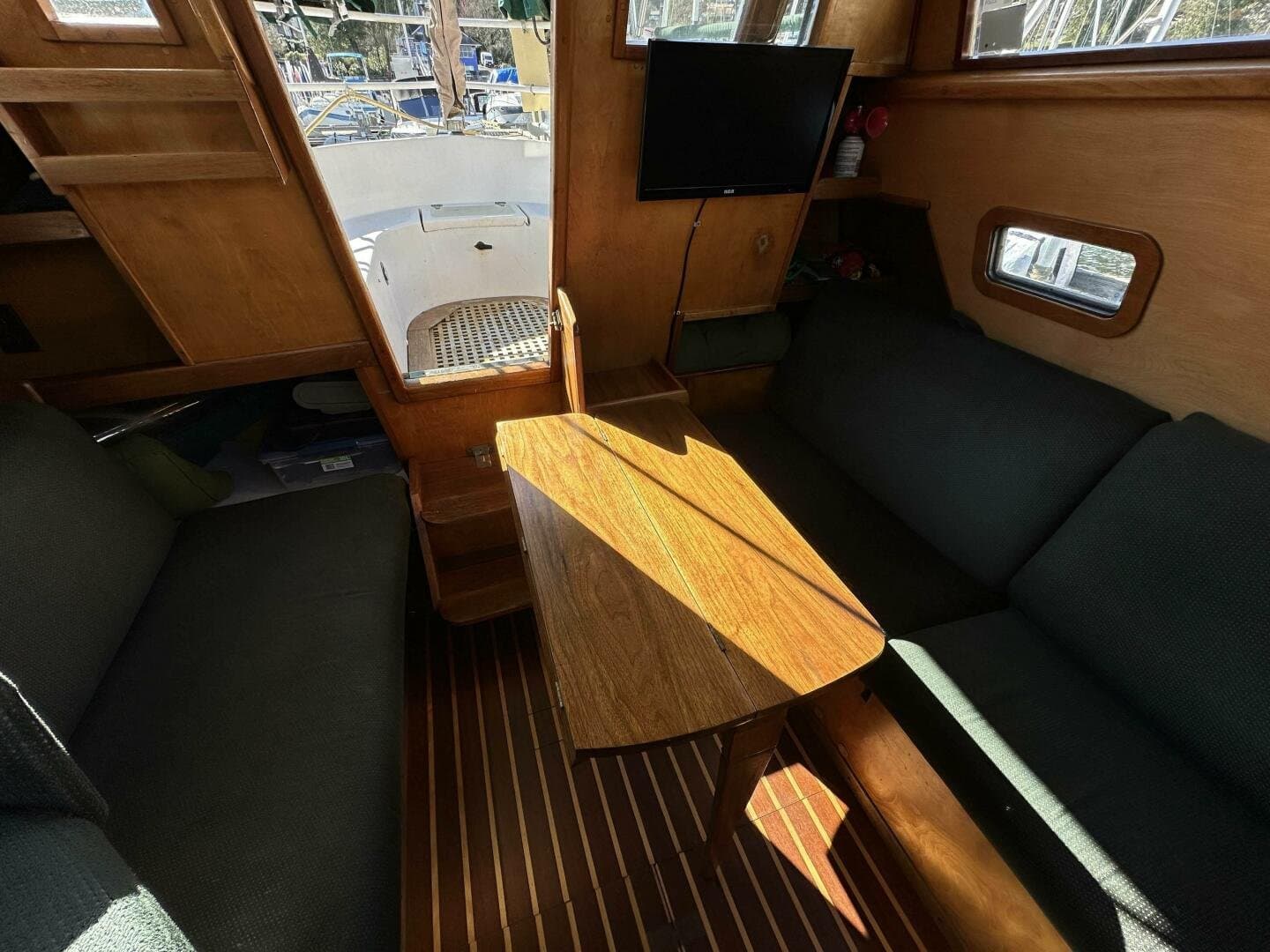 1979 Truant Offshore Pilothouse