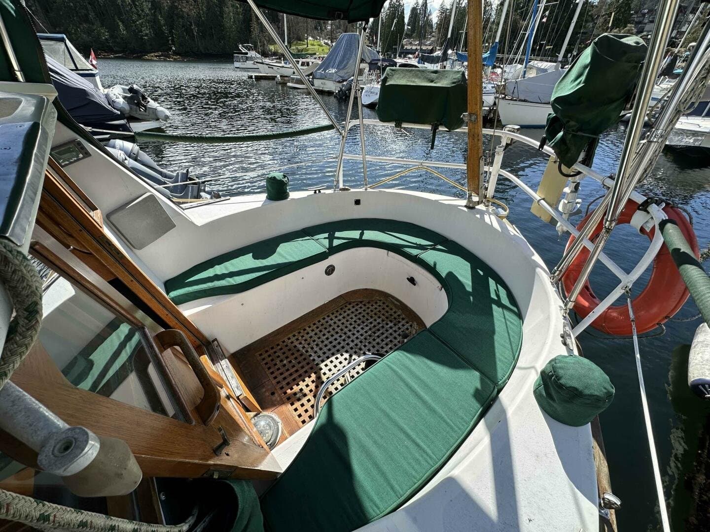 1979 Truant Offshore Pilothouse