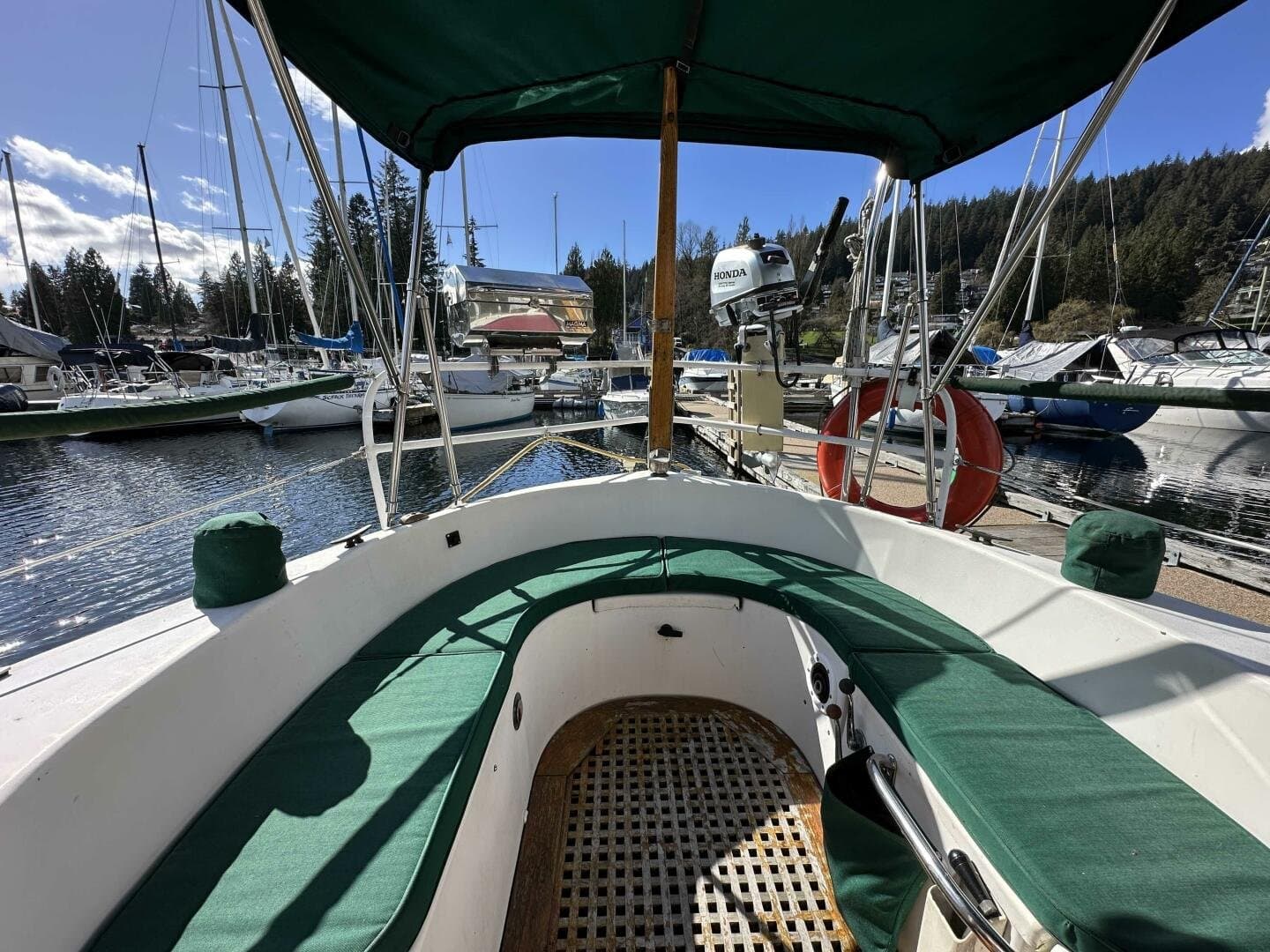 1979 Truant Offshore Pilothouse