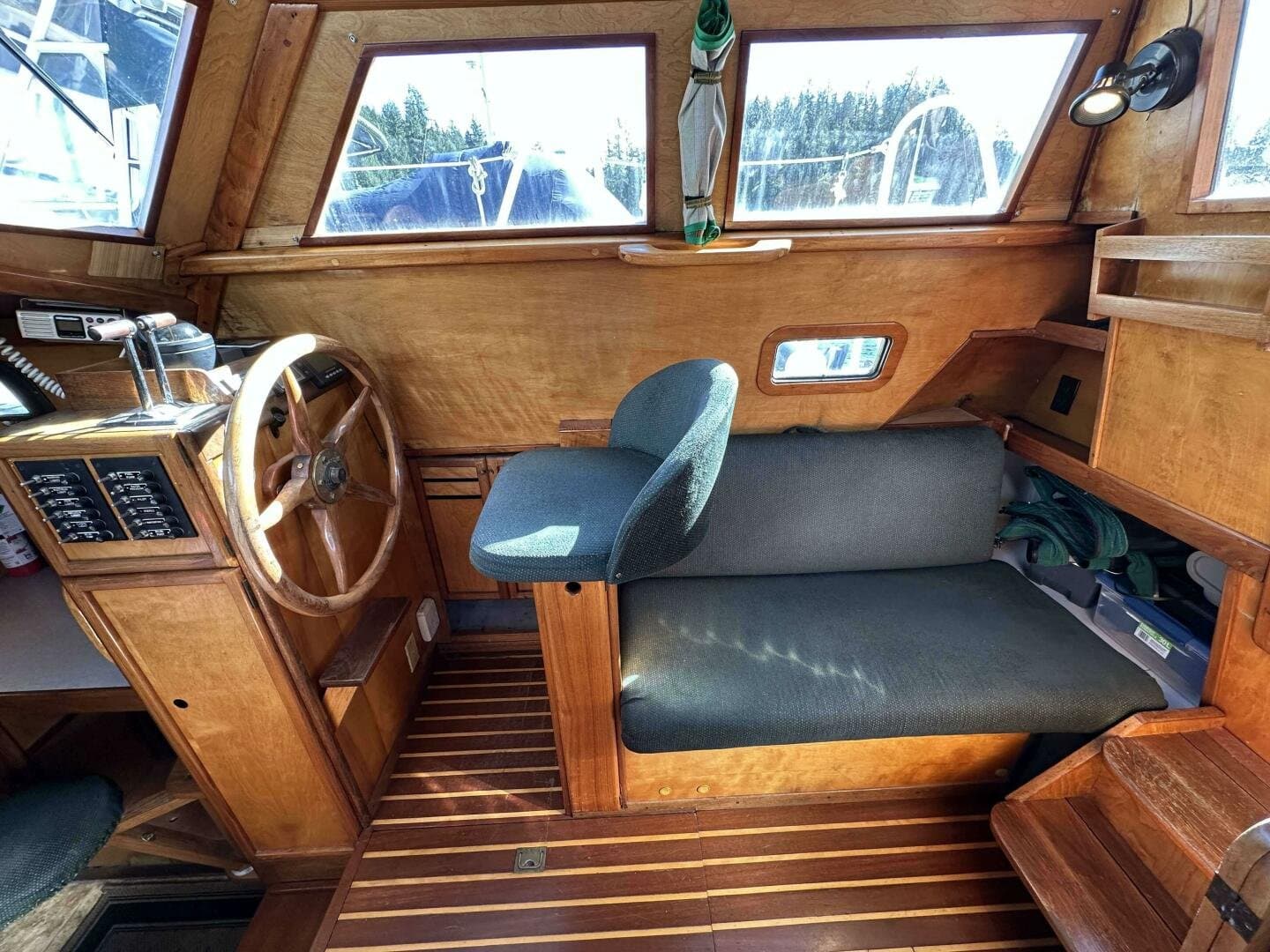 1979 Truant Offshore Pilothouse