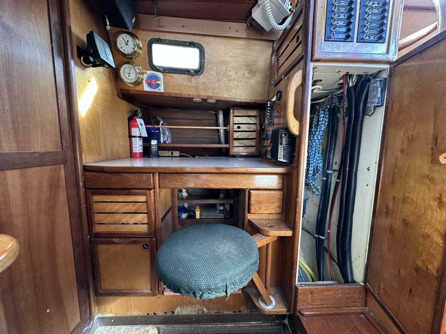 1979 Truant Offshore Pilothouse