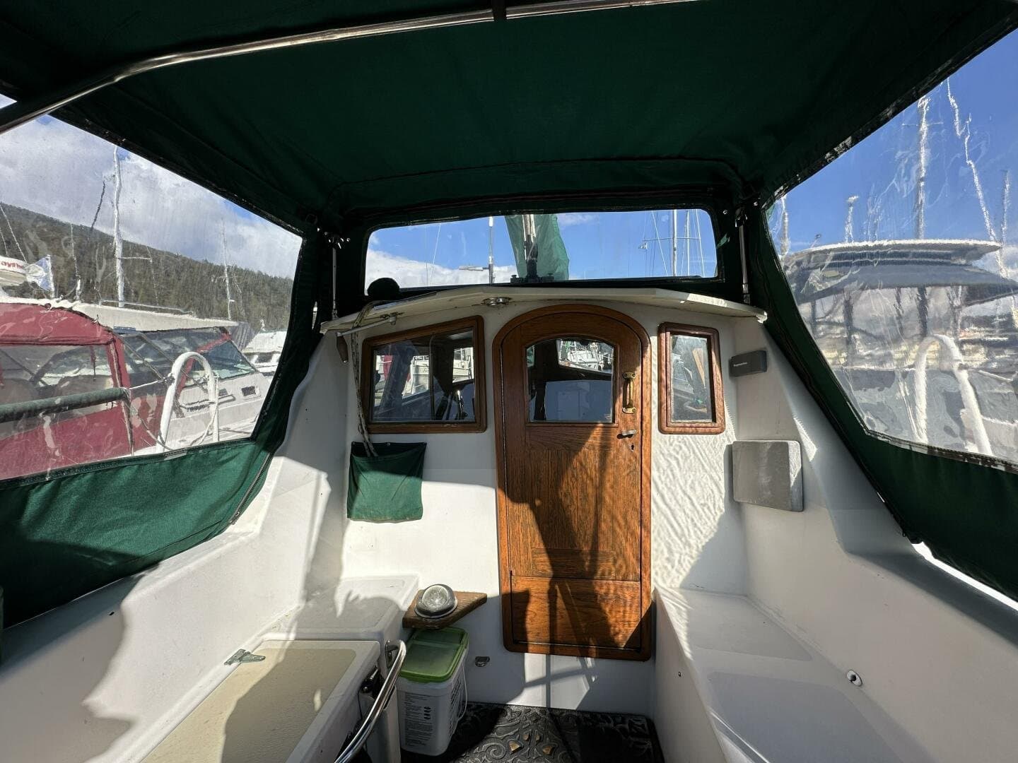 1979 Truant Offshore Pilothouse