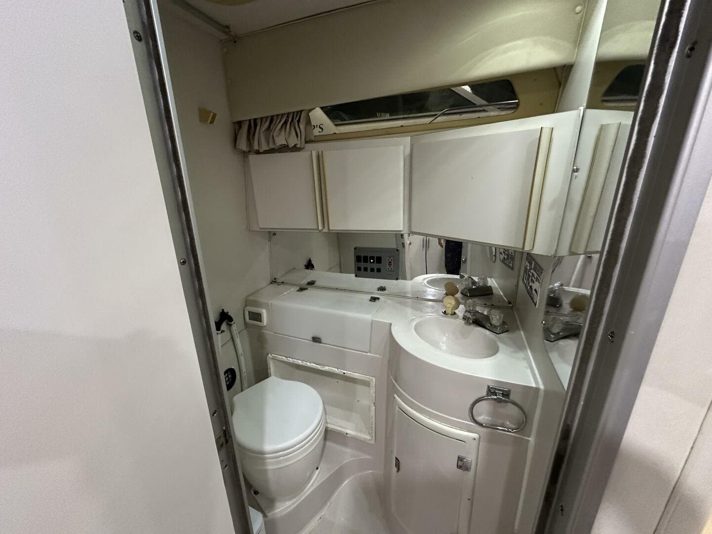 1990 Wellcraft 3300 St. Tropez