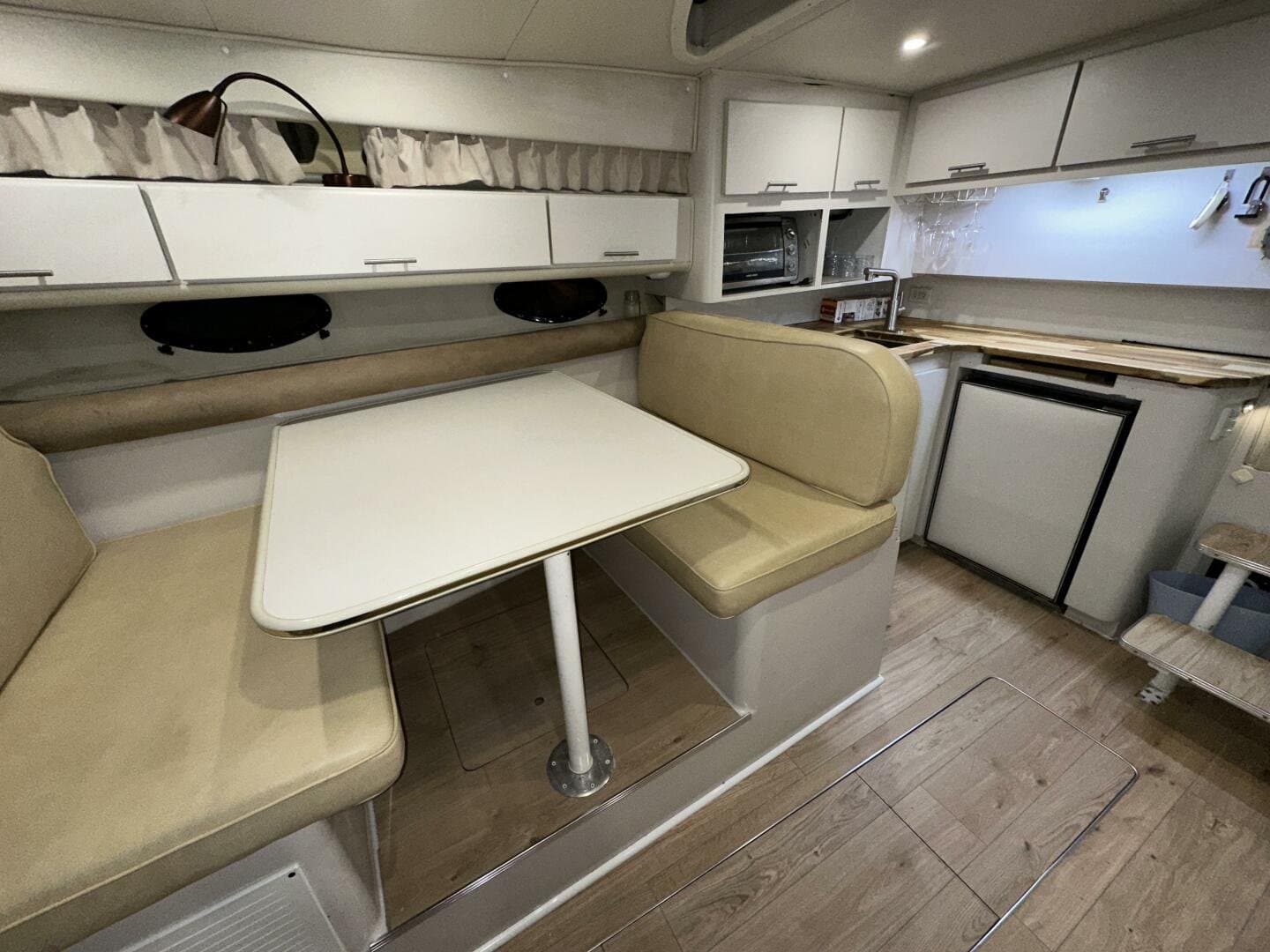 1990 Wellcraft 3300 St. Tropez