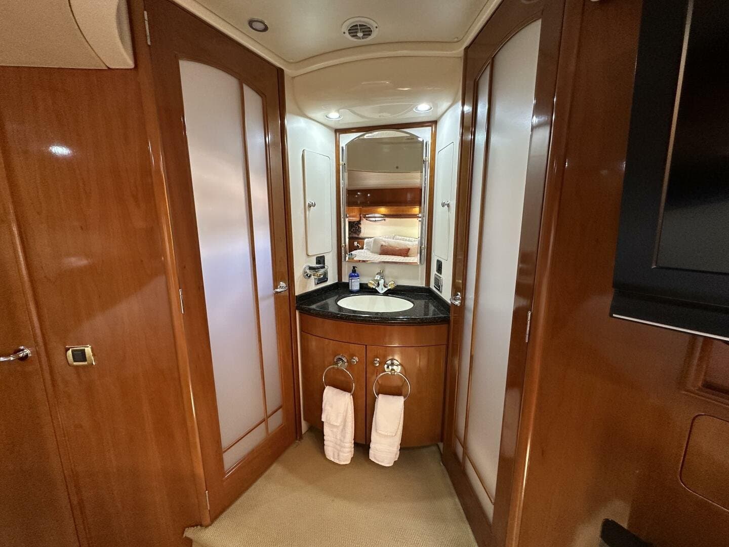 2001 Carver 570 Voyager Pilothouse