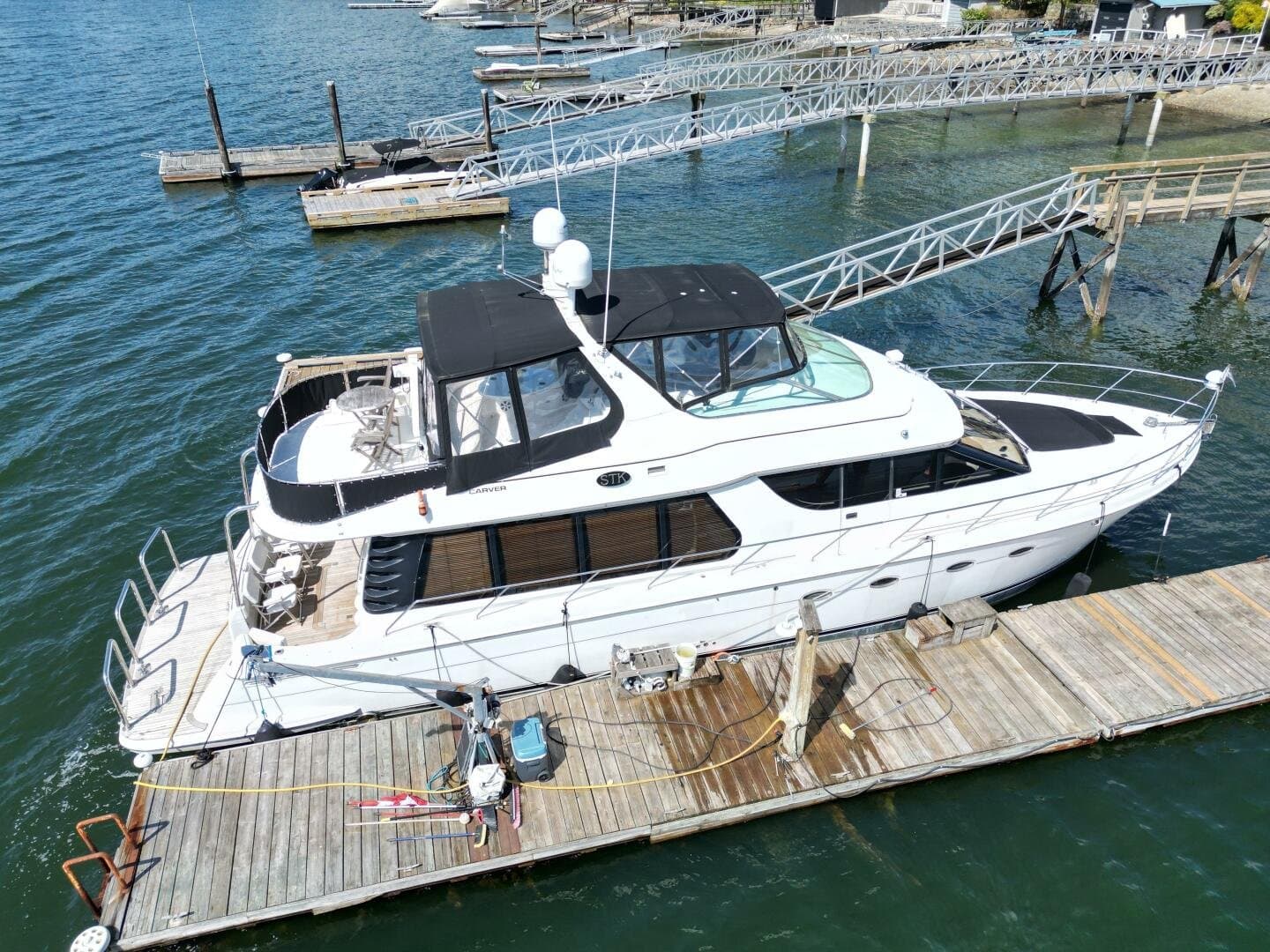2001 Carver 570 Voyager Pilothouse