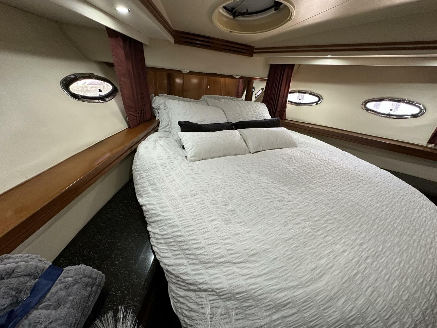 2001 Carver 570 Voyager Pilothouse