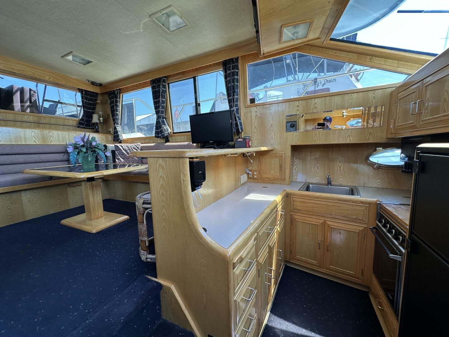 1990 Ocean Alexander 440 Sundeck