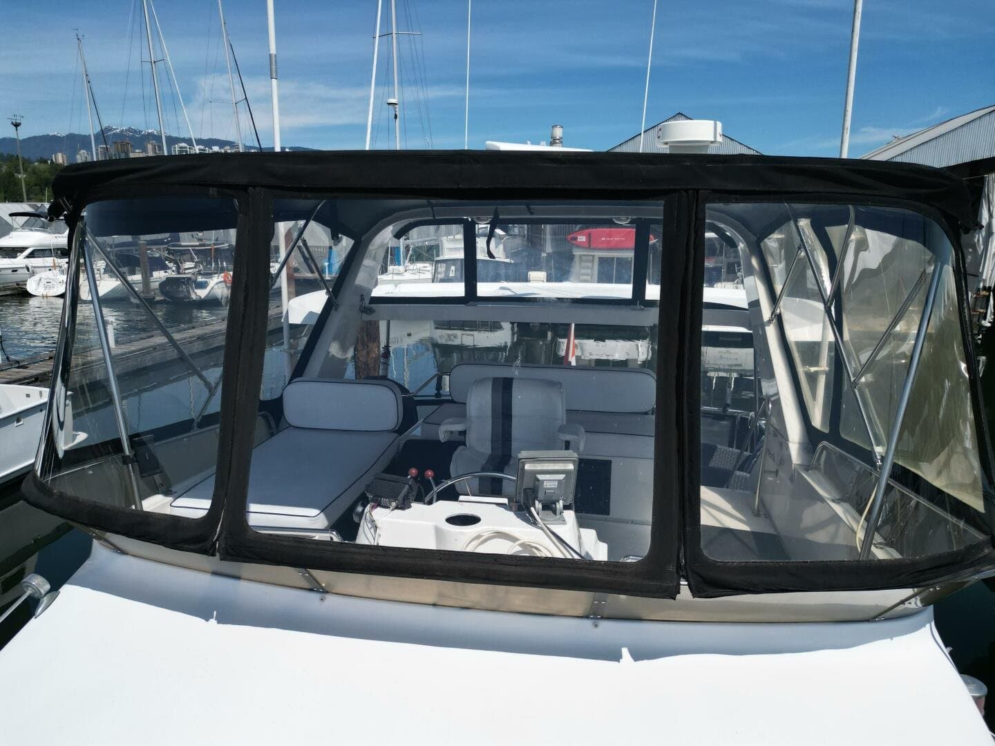 1990 Ocean Alexander 440 Sundeck