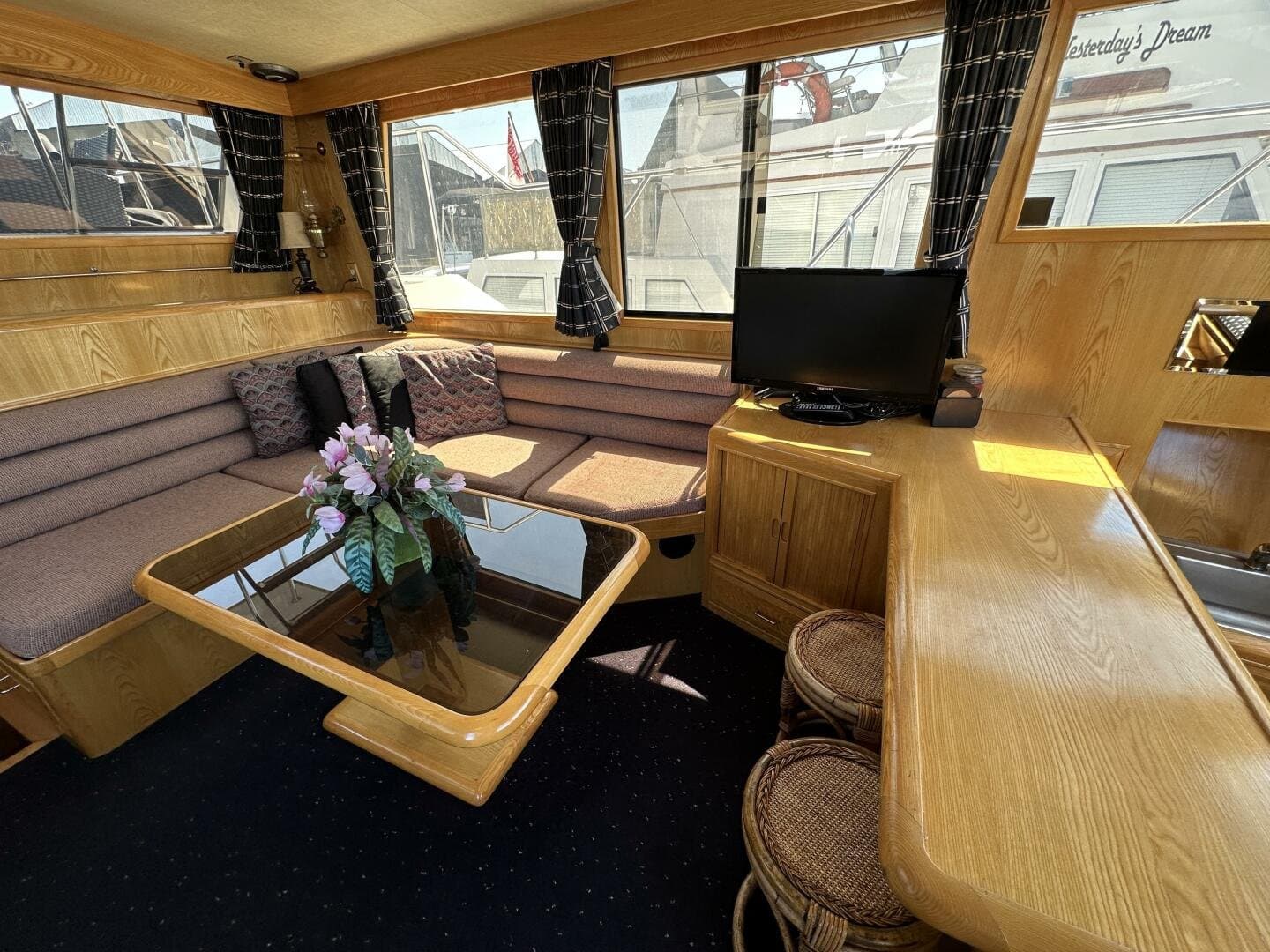 1990 Ocean Alexander 440 Sundeck