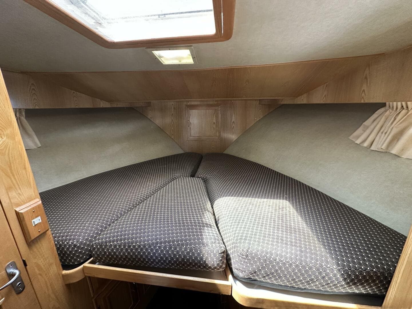 1990 Ocean Alexander 440 Sundeck