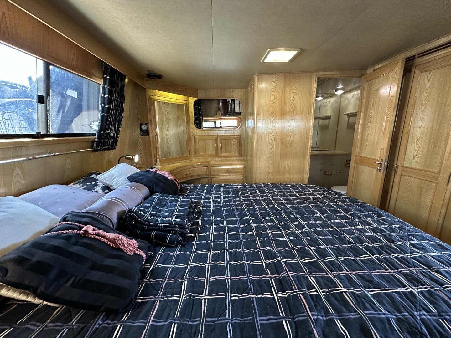 1990 Ocean Alexander 440 Sundeck