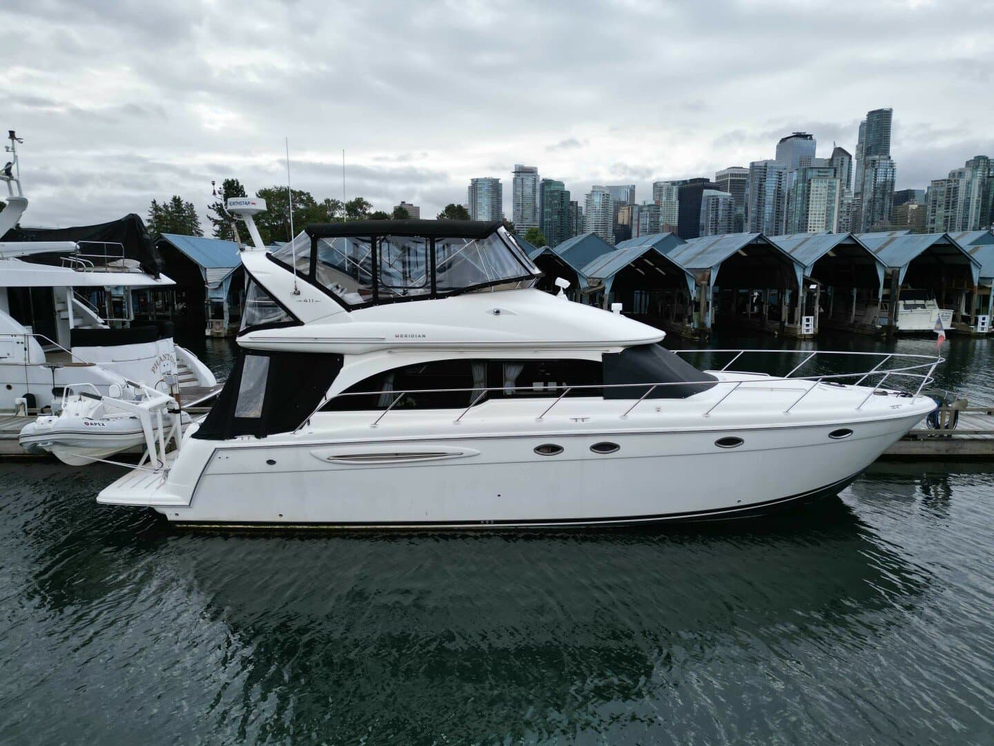 2006 Meridian 411 Sedan Bridge