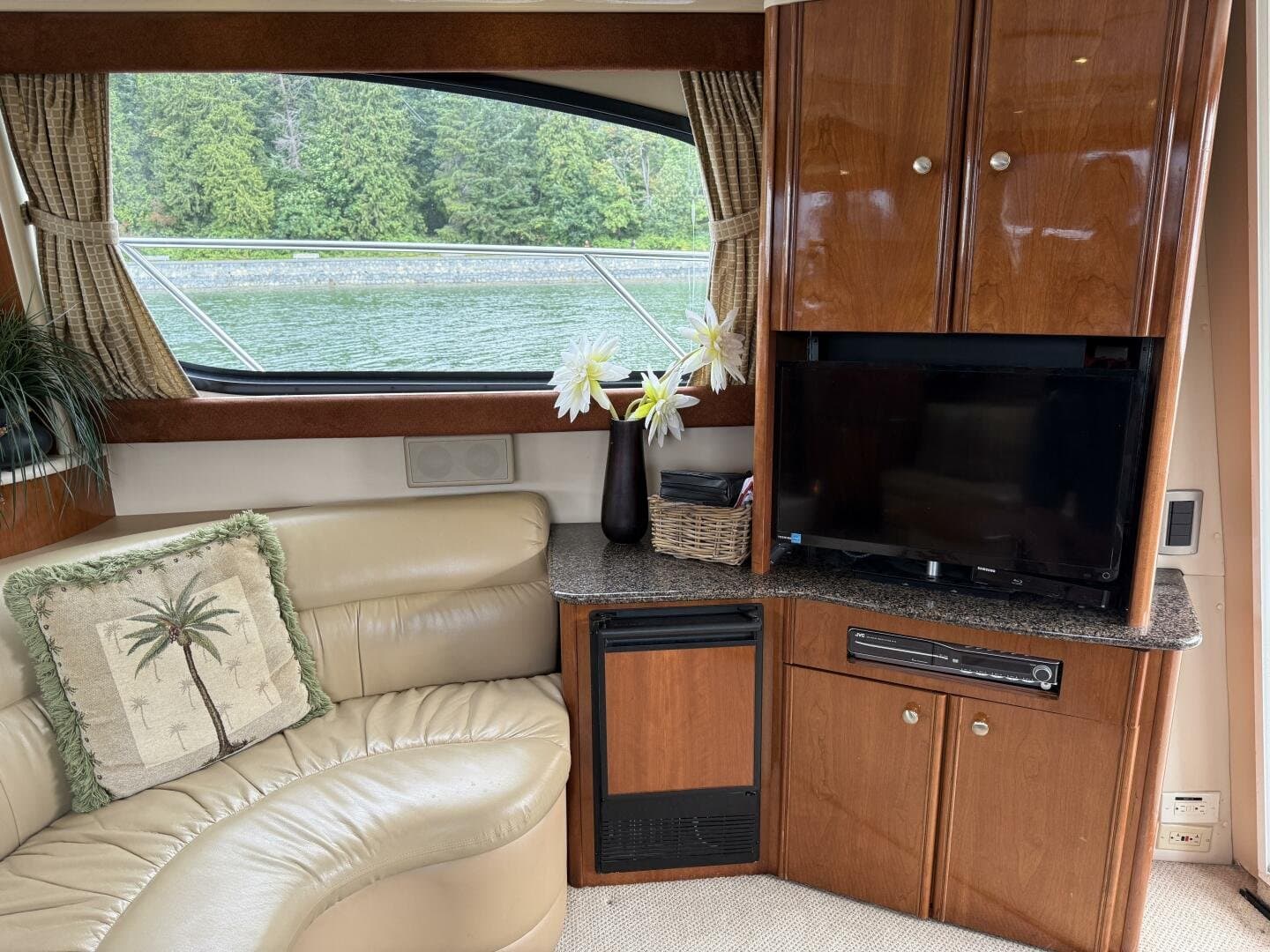 2006 Meridian 411 Sedan Bridge