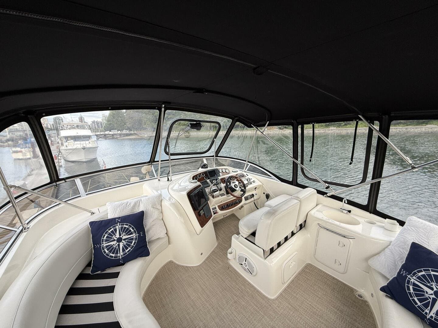 2006 Meridian 411 Sedan Bridge