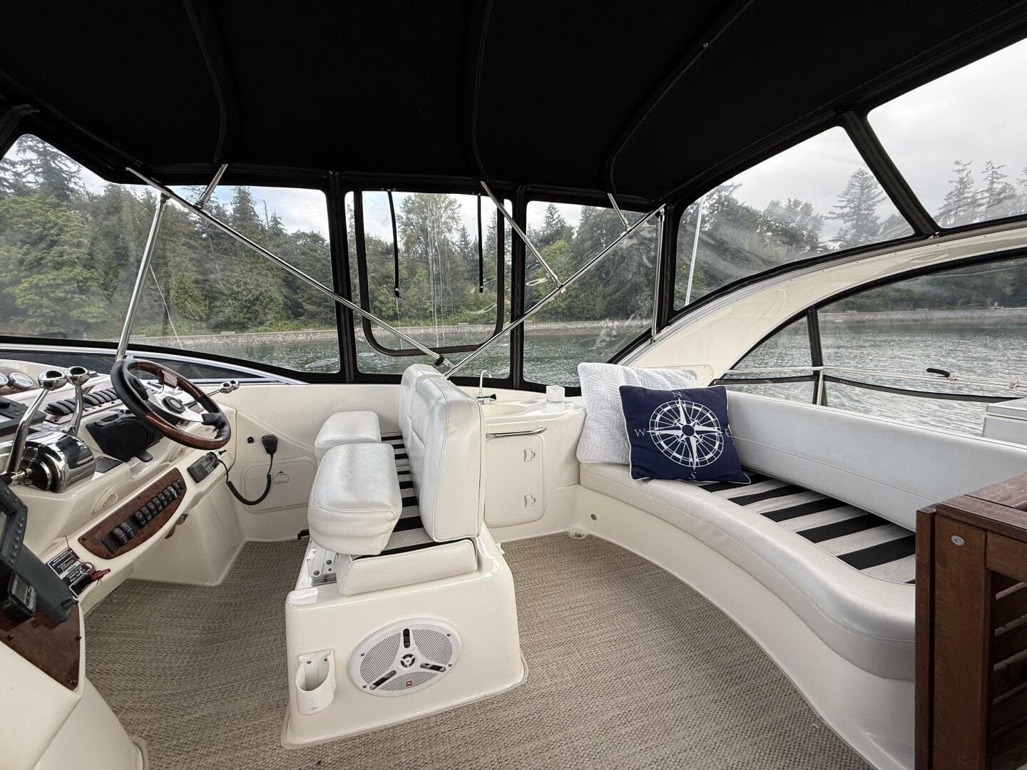 2006 Meridian 411 Sedan Bridge