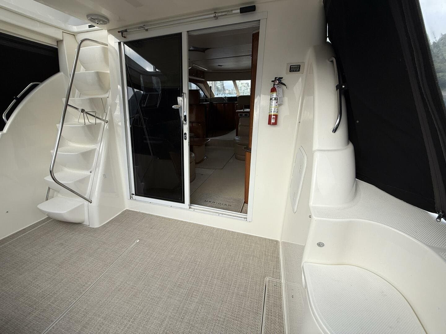 2006 Meridian 411 Sedan Bridge