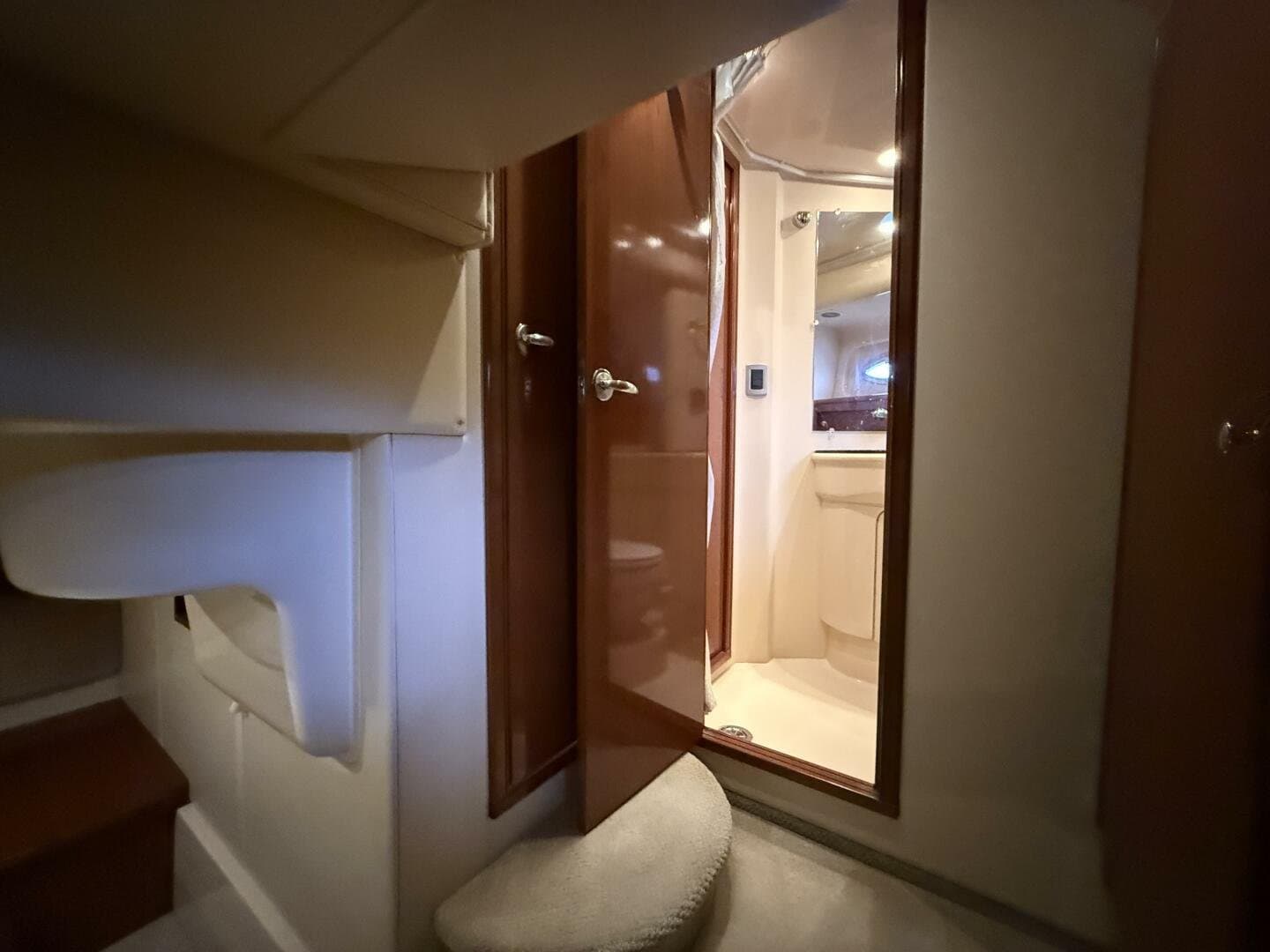 2006 Meridian 411 Sedan Bridge