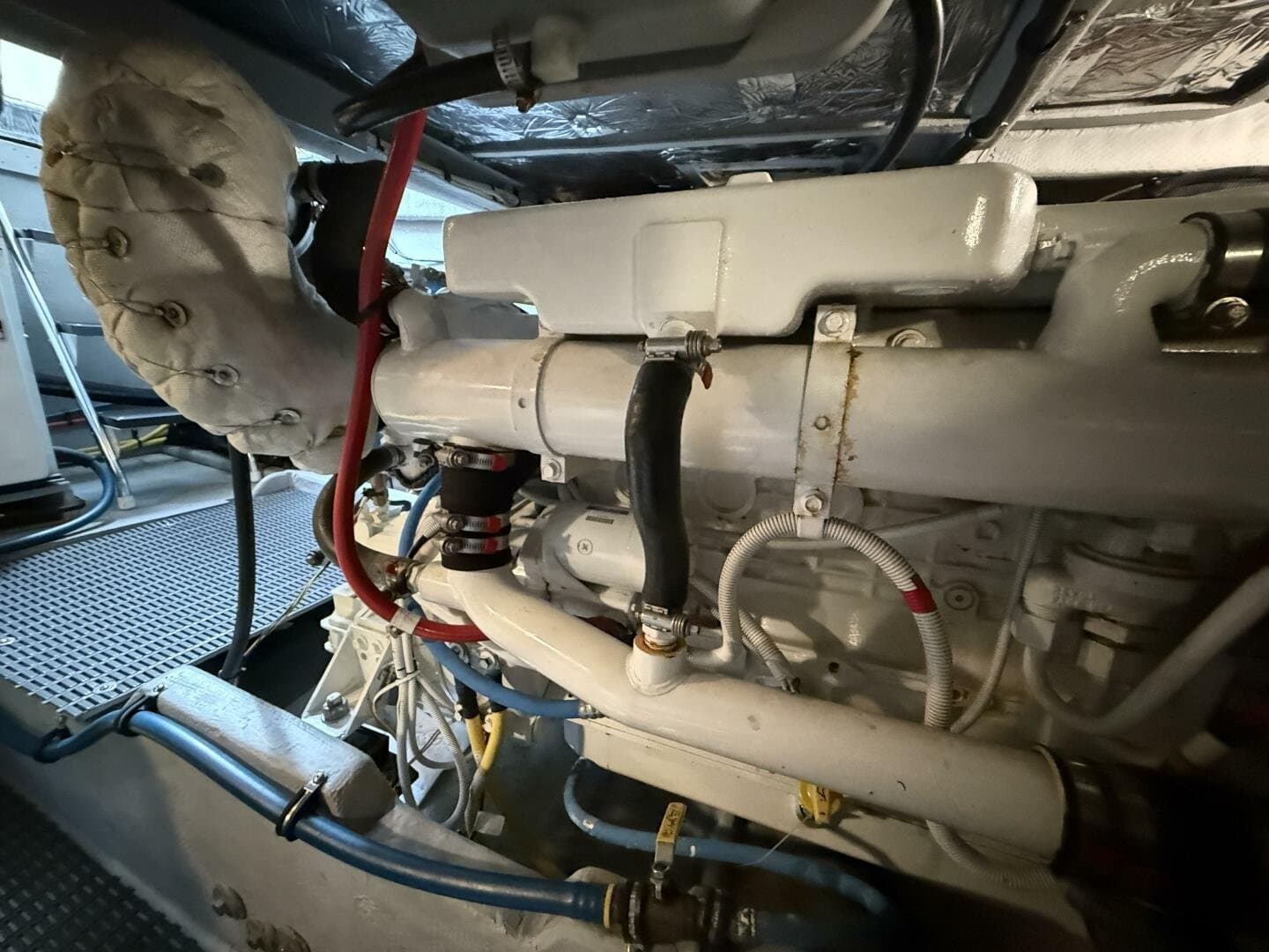 2006 Meridian 411 Sedan Bridge