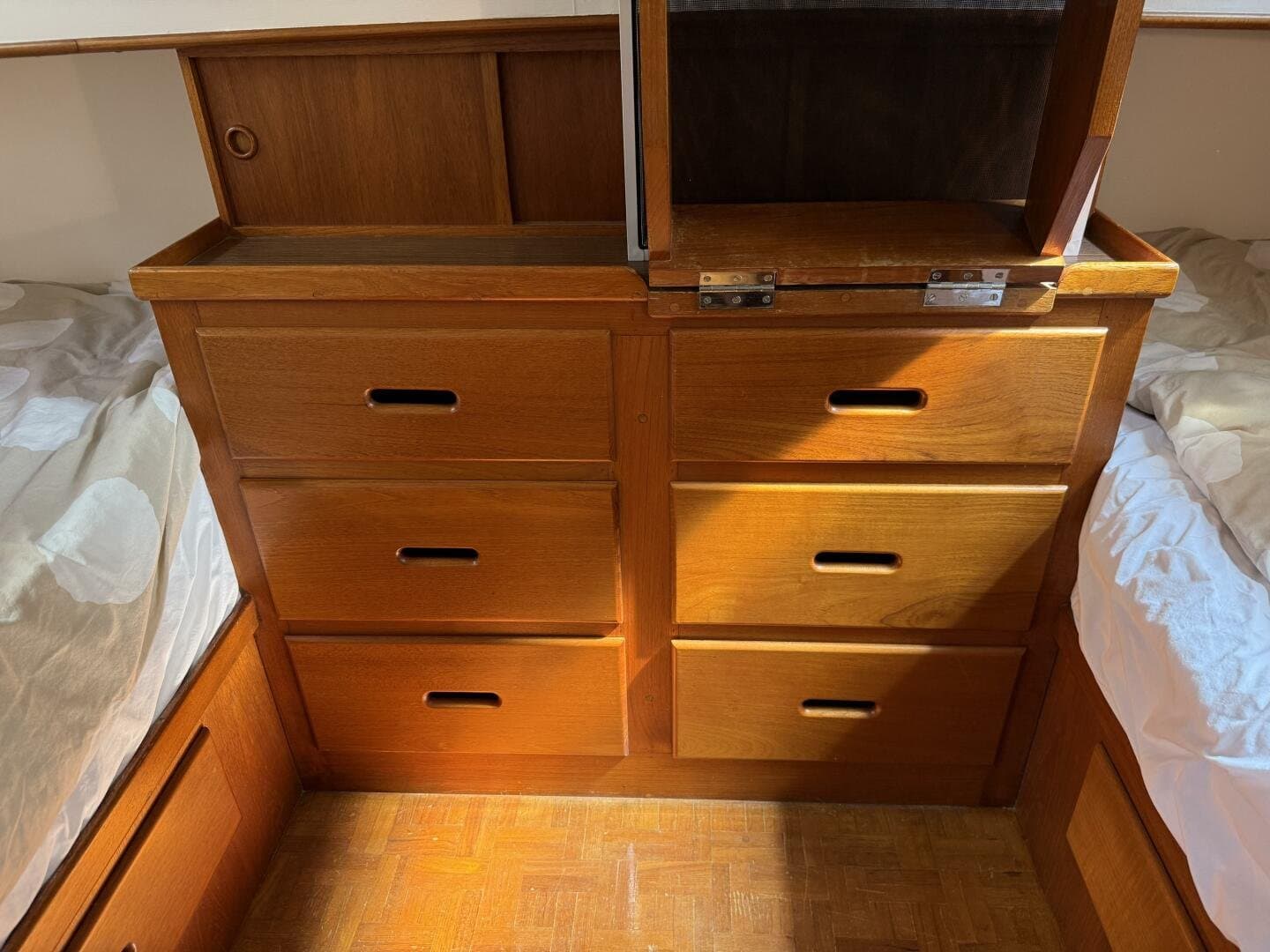 1980 Grand Banks Classic