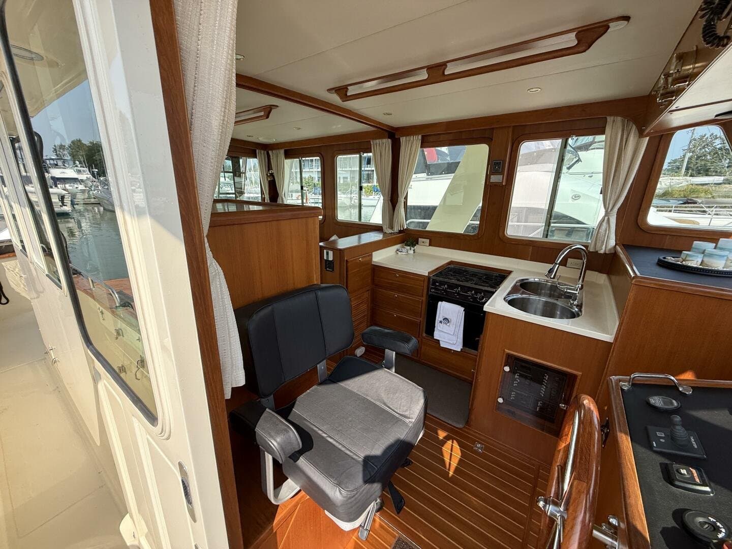 2011 North Pacific 38 Sedan