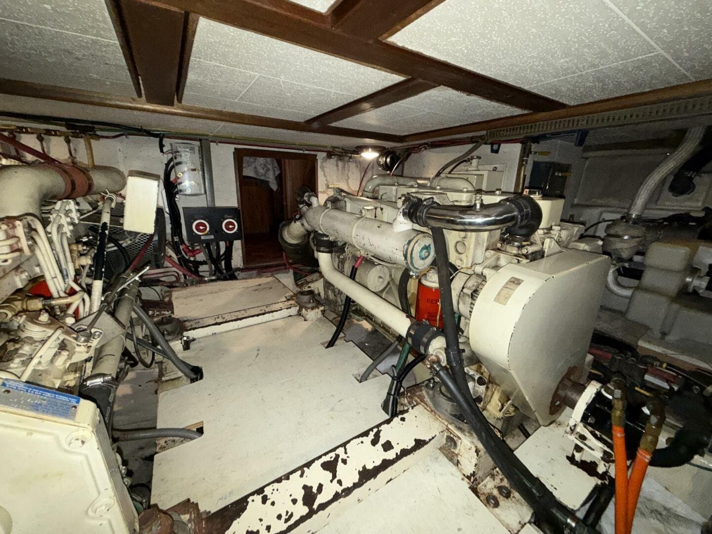 1988 Ocean Alexander 40 Tri Cabin