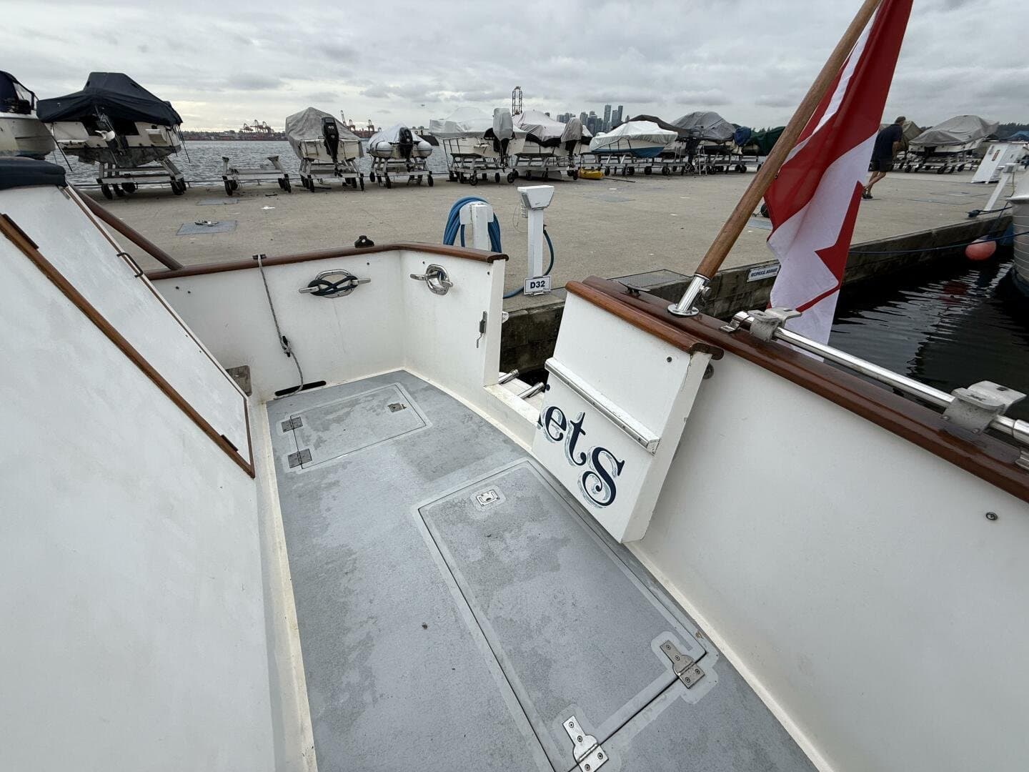 1988 Ocean Alexander 40 Tri Cabin