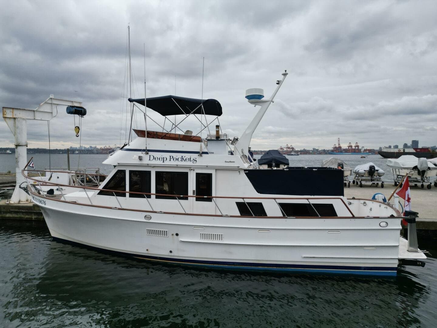 1988 Ocean Alexander 40 Tri Cabin