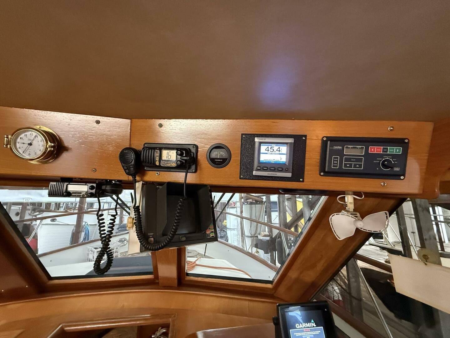 1988 Ocean Alexander 40 Tri Cabin