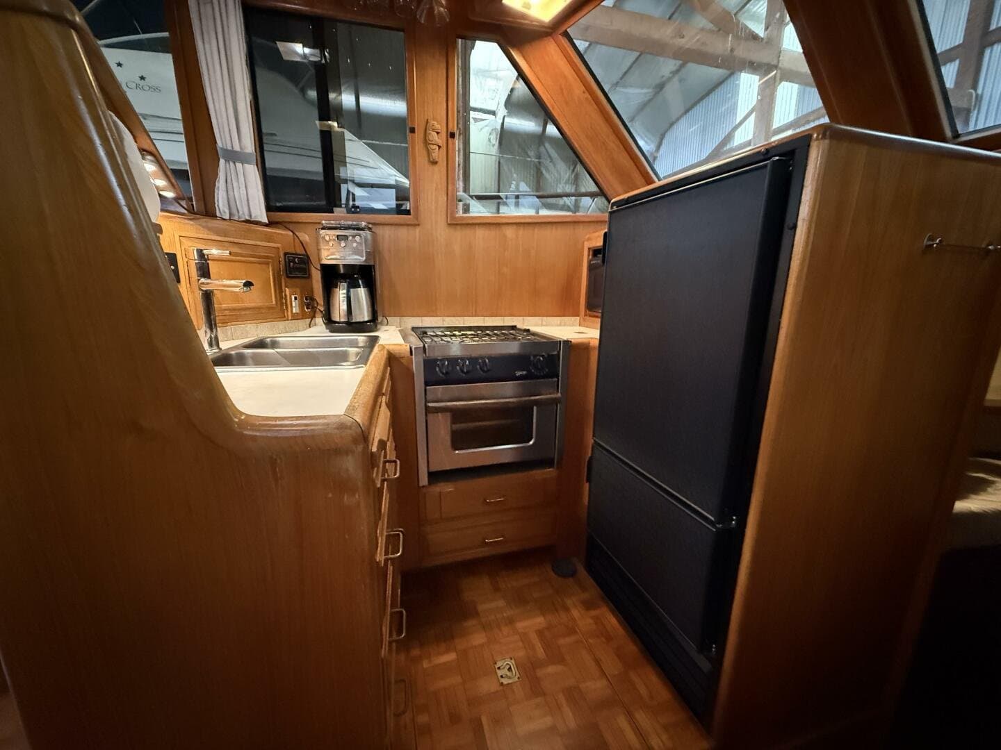 1988 Ocean Alexander 40 Tri Cabin
