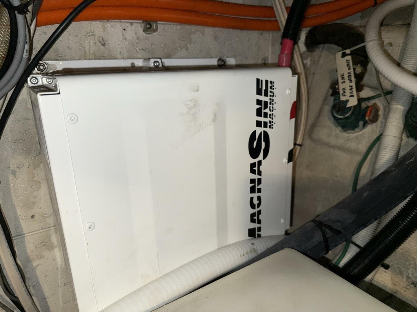 1988 Ocean Alexander 40 Tri Cabin