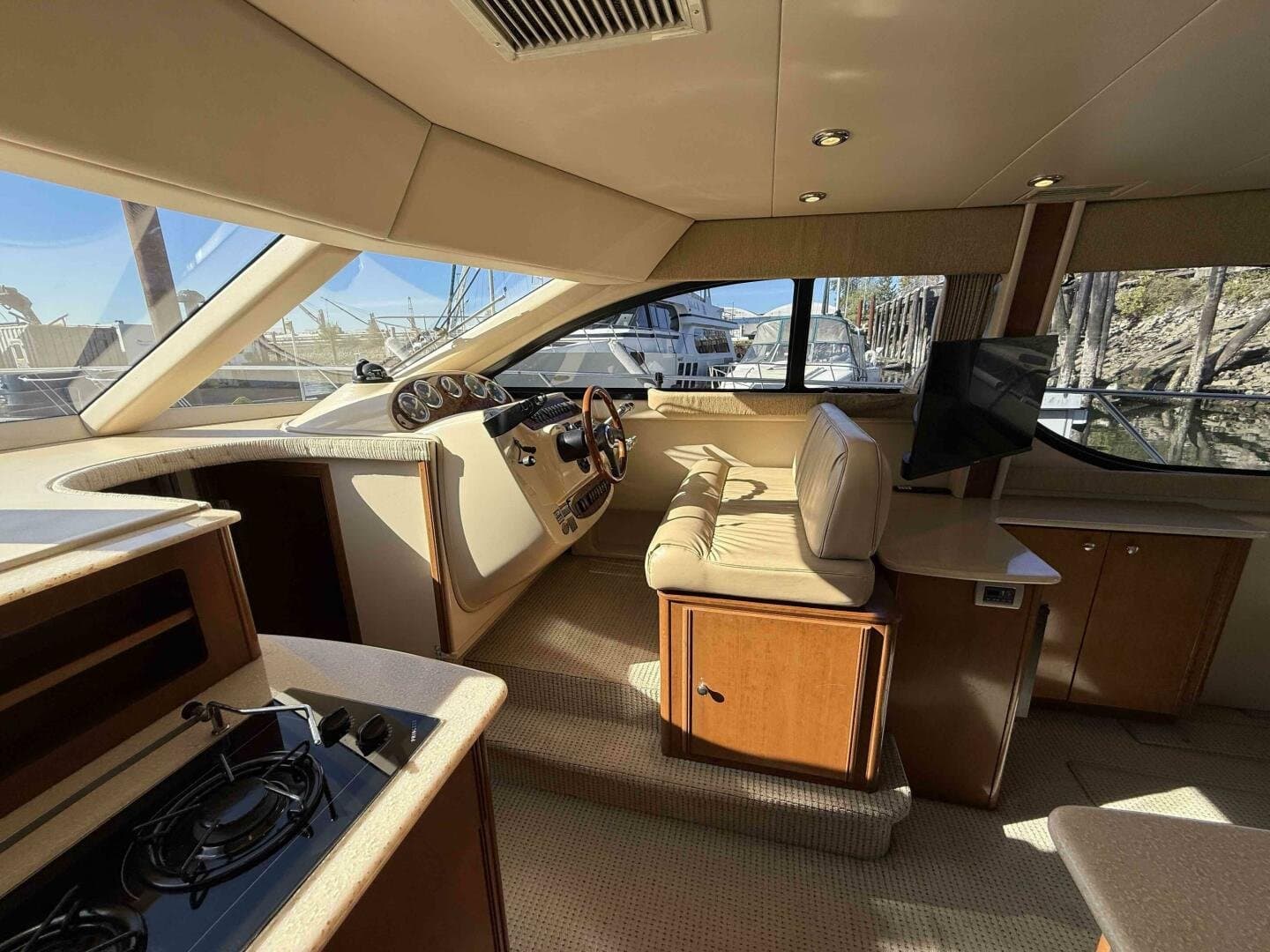 2005 Meridian 381