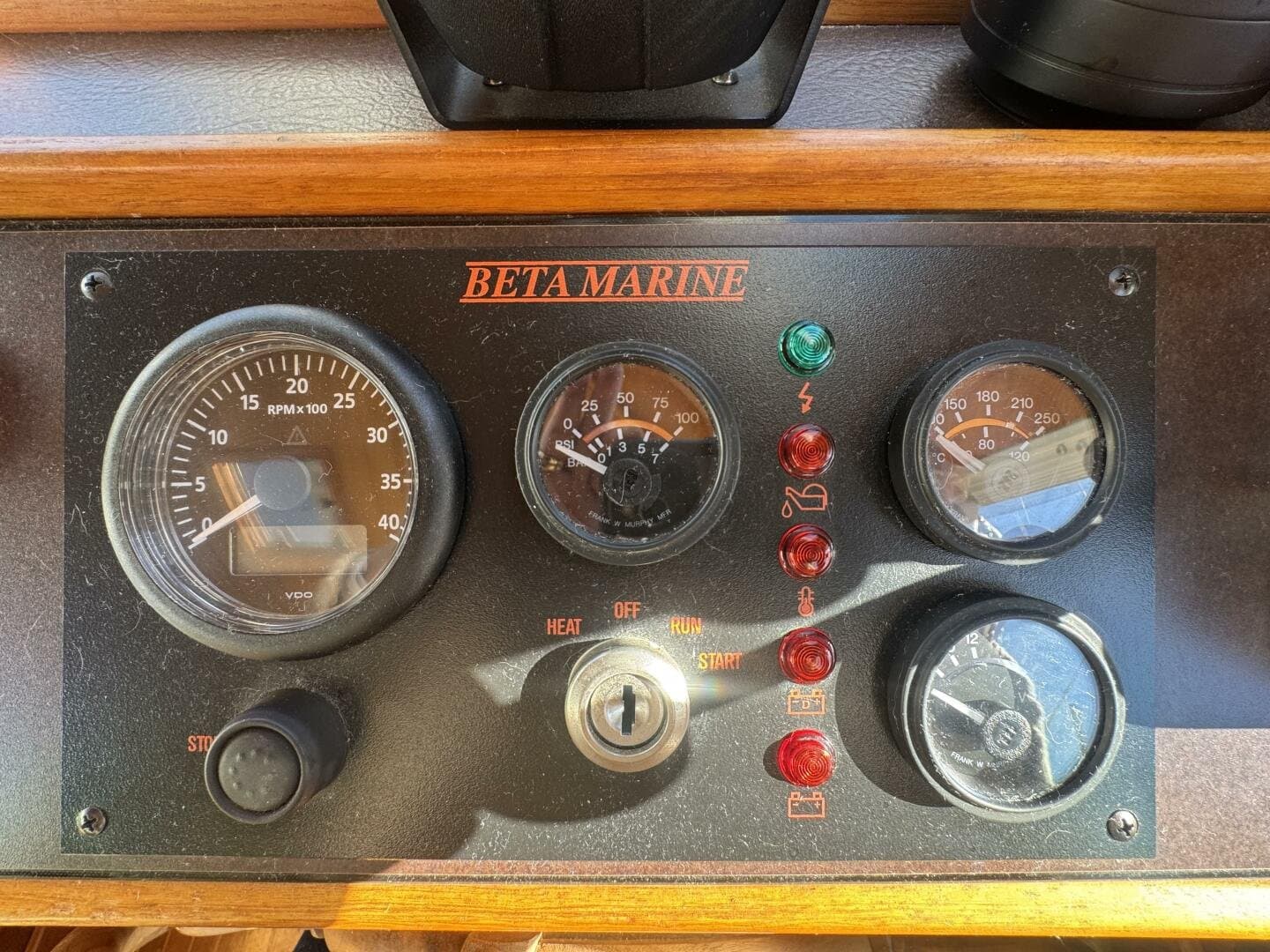 1981 Truant 37 Raised Pilothouse